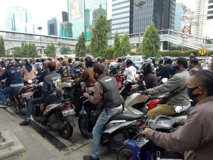 Pengecekan Ketat di Polda Metro Jaya, Mobil Tak Boleh Masuk