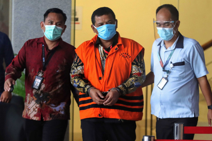 KPK Tahan Totoh Gunawan, Bupati Bandung Barat dan Anaknya Kompak Sakit