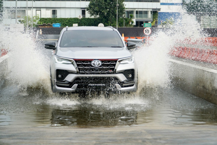 Heboh Koboi Fortuner, SUV Toyota Kini Turun Harga Per 1 April 2021