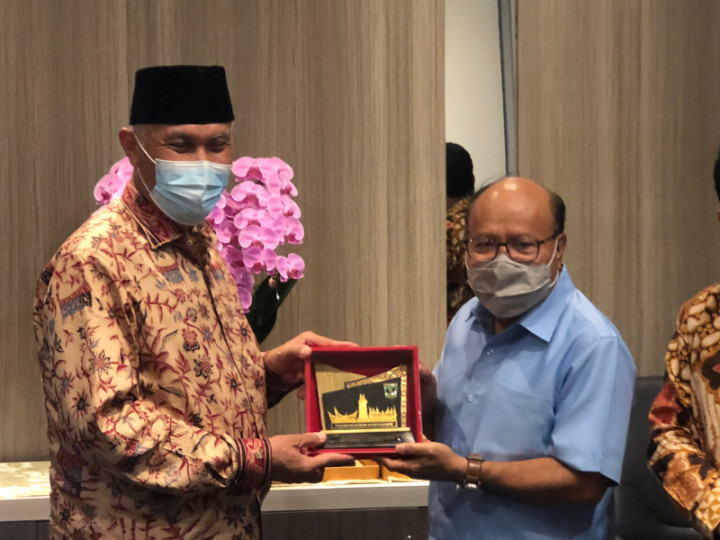 Gubernur Sumbar Tekankan Pentingnya Media Sebagai Jembatan Informasi