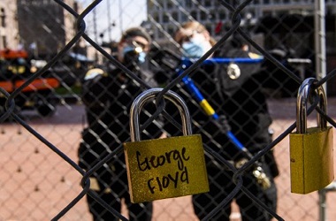 Polisi Senior Kecam Derek Chauvin dalam Sidang Kasus George Floyd