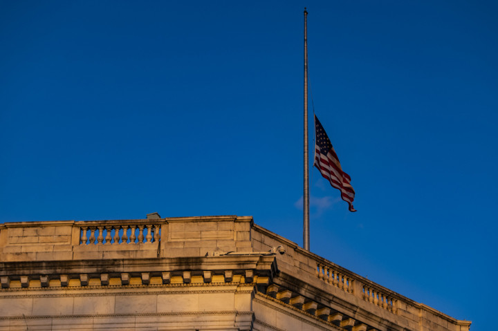 Serangan di Gedung Capitol, Biden Perintahkan Bendera Setengah Tiang
