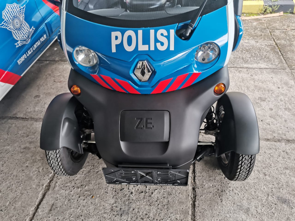Renault Twizy dengan livery mobil operasional Polri. Medcom.id/Ekawan Raharja