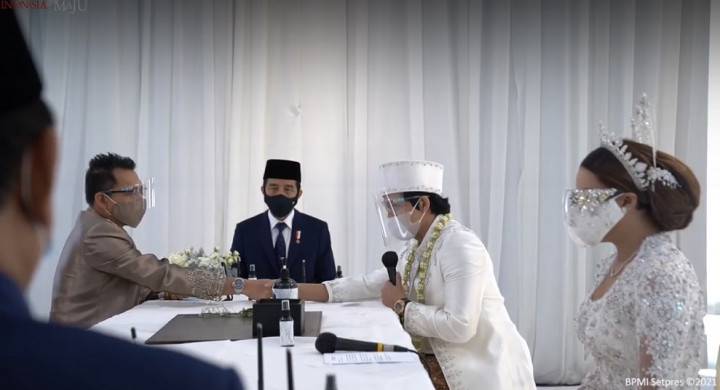 Akun Resmi Setneg Unggah Momen Joko Widodo Hadiri Nikahan Atta-Aurel