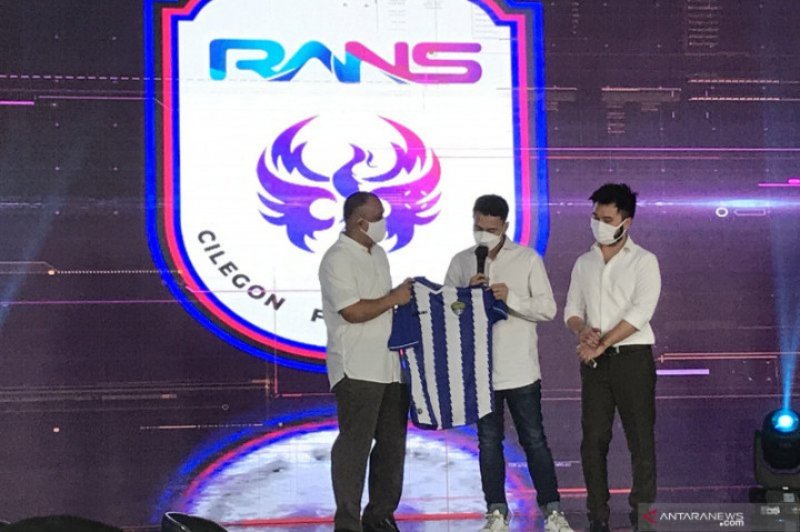 Raffi Ahmad Ajak Netizen Merancang Jersey RANS Cilegon FC