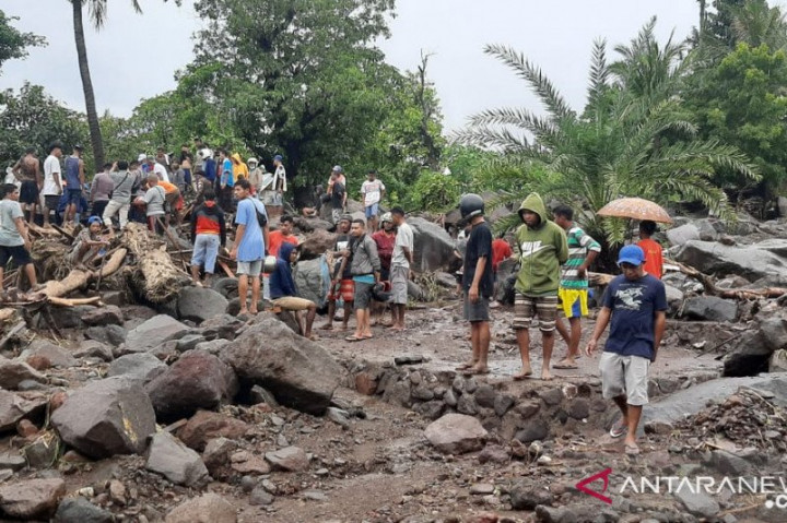 Enam Warga Lembata Ditemukan Meninggal Akibat Banjir Bandang