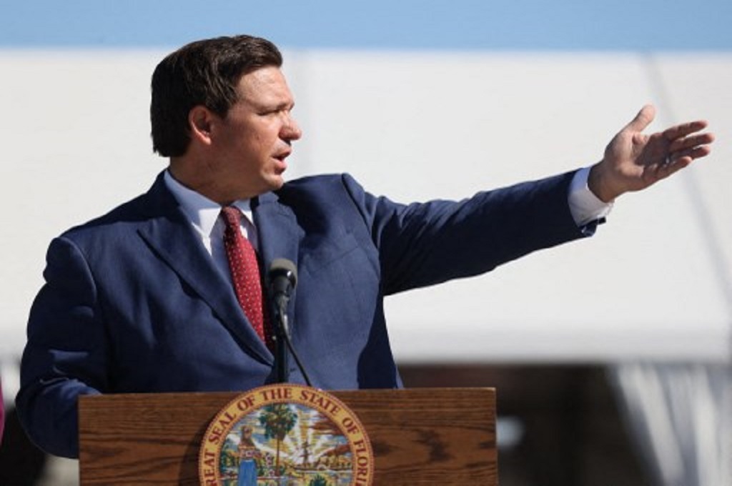 Gubernur Florida Ron DeSantis dalam acara di Miami Gardens pada 6 Januari 2021. (JOE RAEDLE / Getty / AFP)