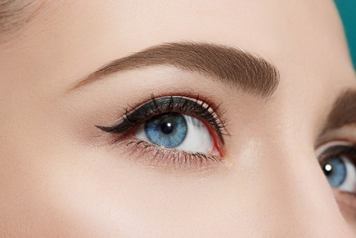 5 Cara Mudah Atasi Ketombe Alis