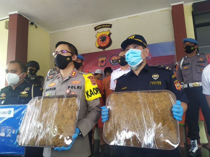 Polres Bogor dan Bea Cukai Bongkar Peredaran Tembakau Sintentis
