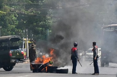 Sama-Sama Khawatir, RI-Inggris Minta Junta Myanmar Hentikan Kekerasan