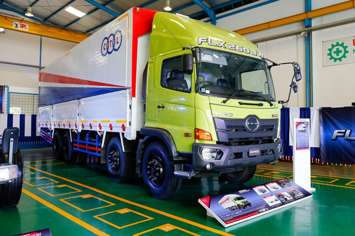 Hino Ranger FLX 260 JW 8x2, Panjang Sampai 9,7 M