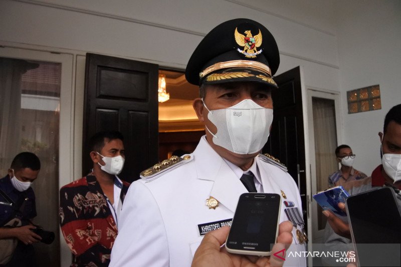 Bupati Sumba Timur, Nusa Tenggara Timur, Khristofel Praing (Antara/ Benny Jahang)