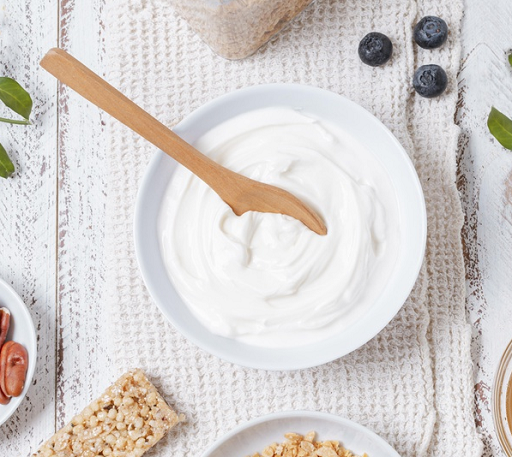 Yogurt merupakan salah satu makanan yang mengandung probiotik. (Foto: Ilustrasi. Dok. Freepik.com)