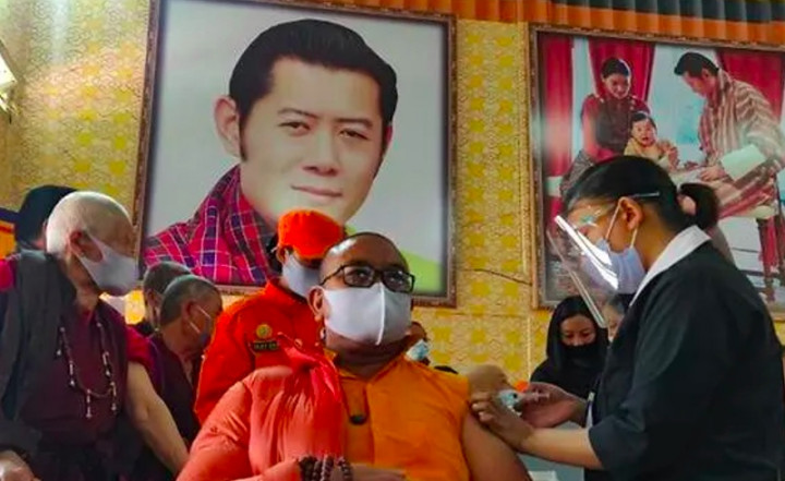 Kecil Tapi Cepat, Bhutan Vaksinasi 93% Warga Dewasa dalam 16 Hari