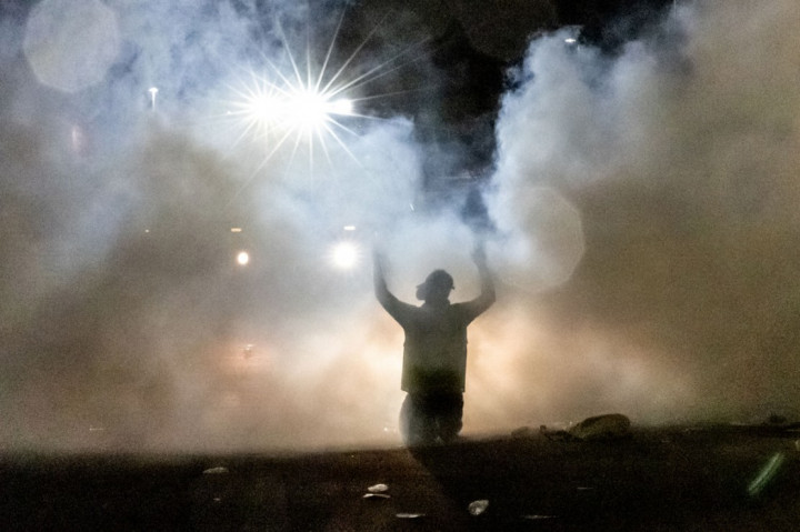 3 Berita Foto Terpopuler: Penembakan Pria Kulit Hitam di AS hingga Suasana Salat Tarawih Pertama di Istiqlal