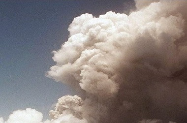 Ledakan Besar Terdengar dari Gunung La Soufriere di St Vincent