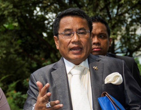 Konflik Makin Panas, Hotma Sitompul Adukan Hotman Paris ke Peradi