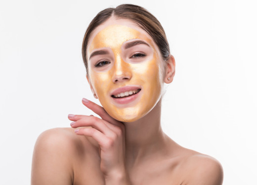 Masker madu membantu menutrisi kulit dan memberi kilau alami. (Foto: Ilustrasi. Dok. Freepik.com)