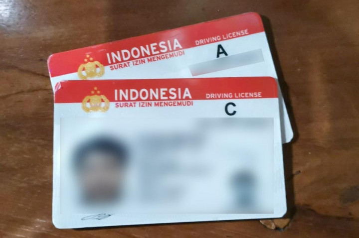 Sinar Mencegah Kerumunan Warga Membuat SIM