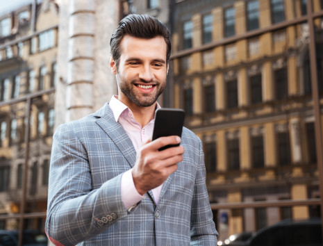 Survei: Medsos Aplikasi Paling Sering Dibuka