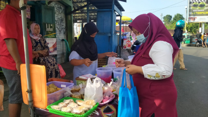 Awas! Pewarna Tekstil pada Takjil