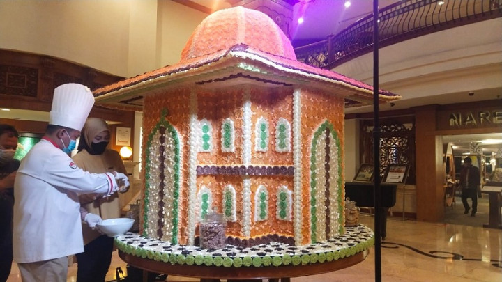 Ada Miniatur Masjid dari Rengginang di Solo
