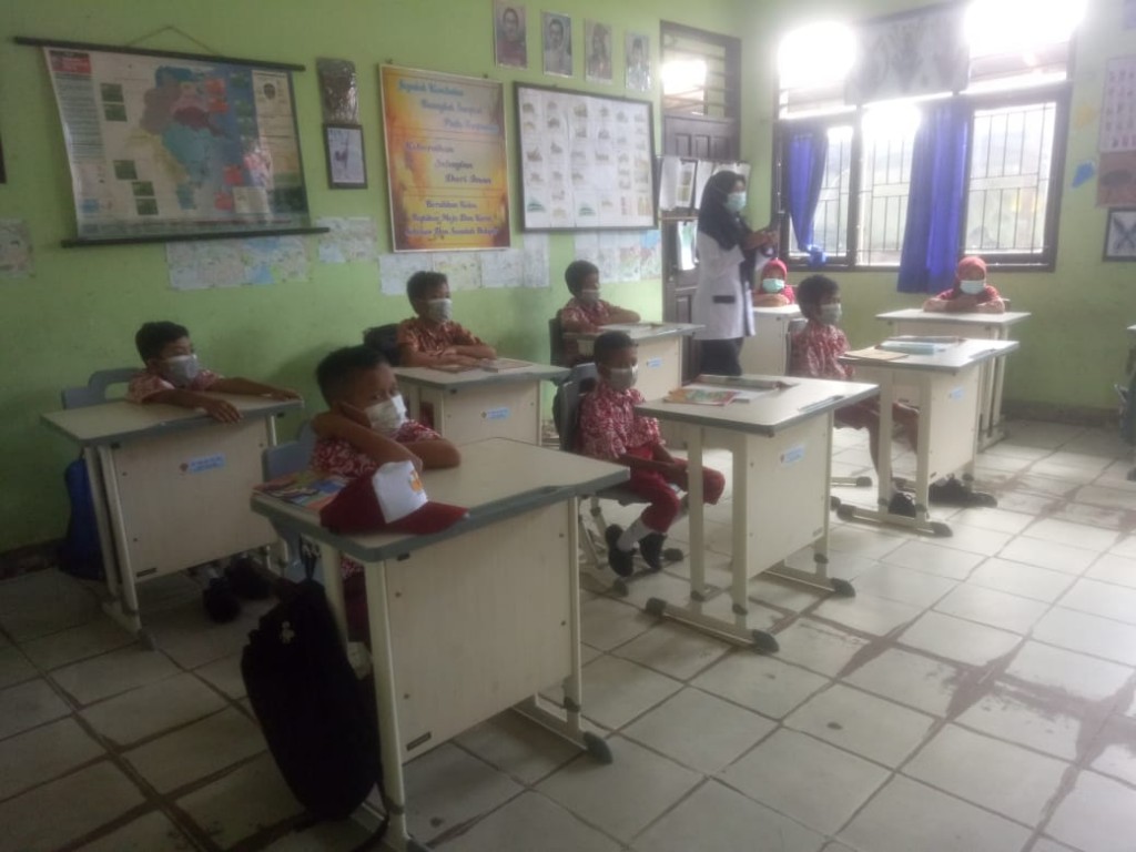 Pembelajaran tatap muka (PTM) terbatas di SDN 25 Penajam, Penajam Paser Utara, Kaltim. Foto: Medcom.id/Arga Sumantri