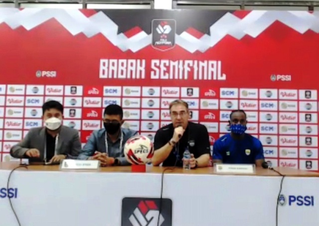 Kalahkan PSS, Pelatih Persib Sebut Permainan Belum Sesuai Harapan