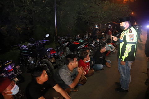 Ratusan Orang dan Kendaraan Disita dari Balap Liar di Mojokerto