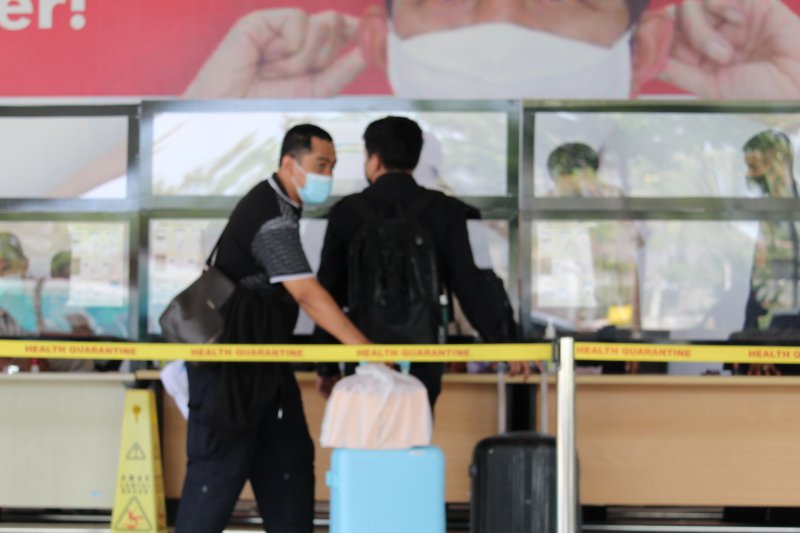 Ilustrasi- Penumpang yang akan melakukan perjalanan. (ANTARA/Ruth Intan Sozometa Kanafi)