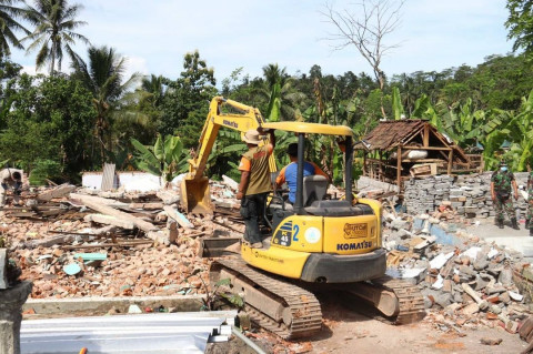 Total Rumah Rusak Akibat Gempa Malang Mencapai 10 482