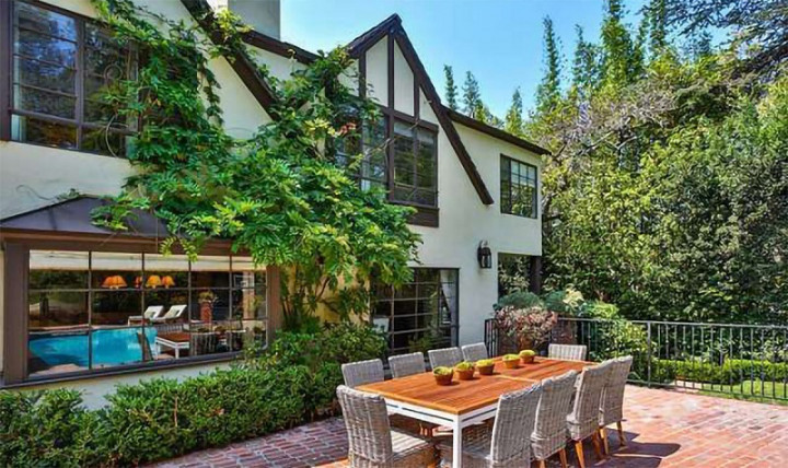 Intip Rumah Baru Rihanna Seharga Rp145 Miliar