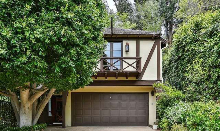 Berita Populer Properti, Rumah Baru Rihanna hingga Cara Membuat Daput Terlihat Luas