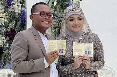 Nenek Nathalie Holscher Ungkap Rencana Perceraian Bisa Dibatalkan