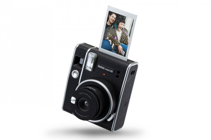 Fujifilm Resmi Perkenalkan instax Mini 40 di Indonesia