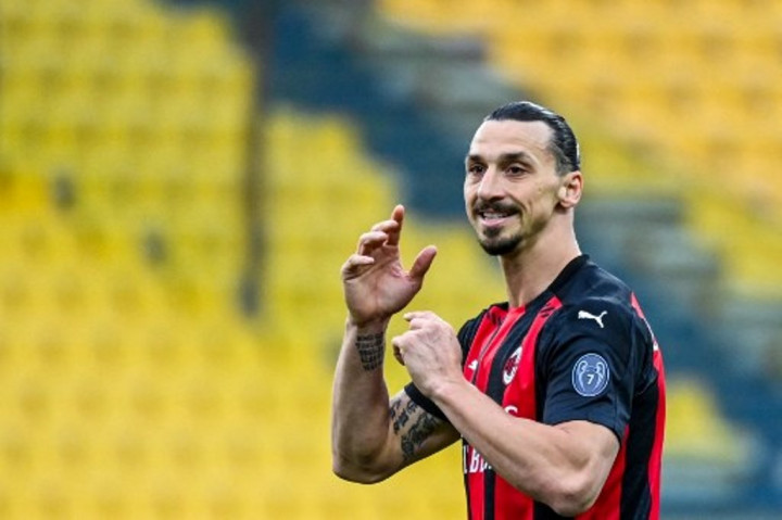 Zlatan Ibrahimovic Tambah Masa Bakti di AC Milan