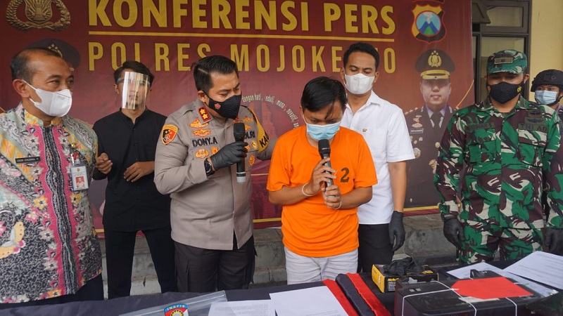 Tesangkan pemalsu surab bebas covid-19 di Mojokerto, Jatim. Medcom.id/Tamam Mubarok