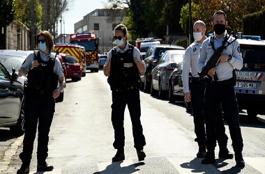 Polisi Prancis Tewas Ditikam dalam Aksi Teror Dekat Paris