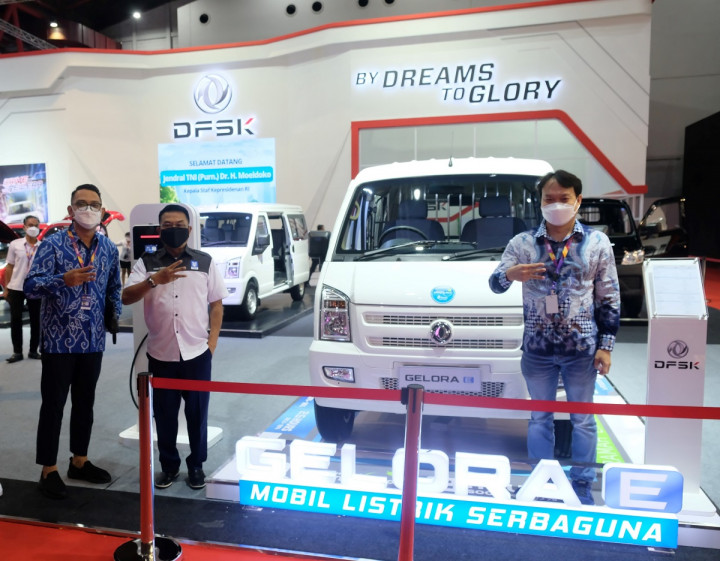 Moeldoko Resmikan Asosiasi Industri Kendaraan Listrik