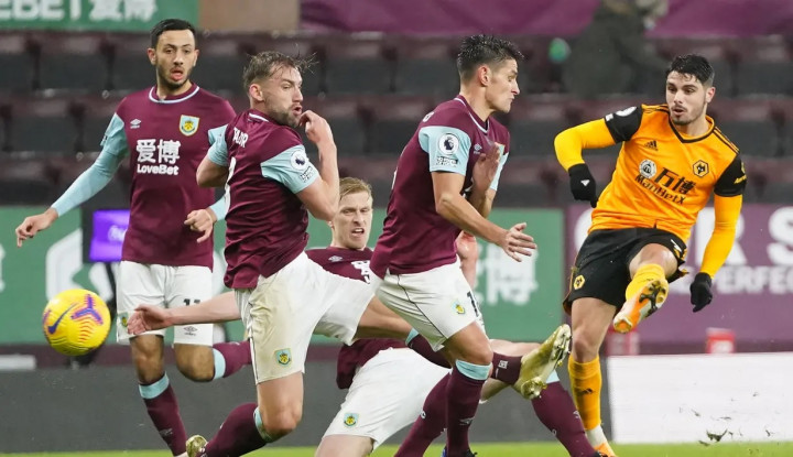 Wolves vs Burnley: Wood Gemilang, Burnley Menang