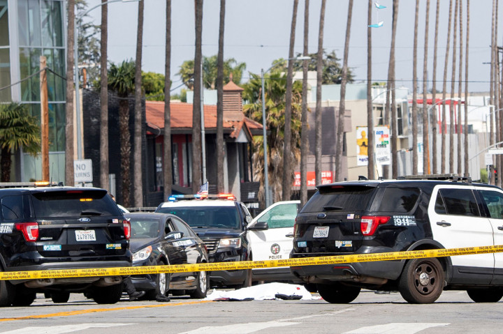 Polisi LA Tembak Mati Pria Berompi Anti Peluru di Hollywood