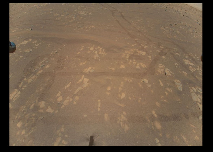 Helikopter Ingenuity NASA Pamer Foto Pertamanya di Planet Mars