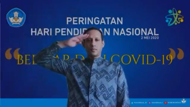 Mendikbud, Nadiem Makarim saat upacara bendera Hardiknas 2020. Foto: Zoom