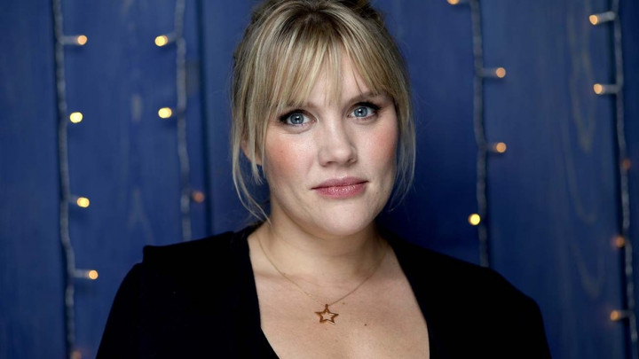 Emerald Fennell Jadi Wanita Pertama Peraih Penulisan Skenario Terbaik Piala Oscar