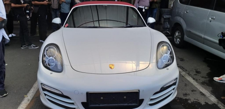 Alasan Pengemudi Porsche Masuk Jalur TransJakarta: Saya Tidak Tahu!