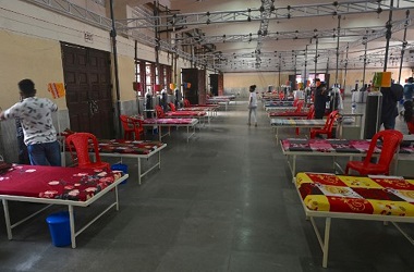 6 Hari Berturut-turut, Kasus Covid-19 India di Atas 300 Ribu