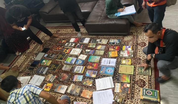 Puluhan Barang Disita Saat Munarman Ditangkap, Apa Saja?