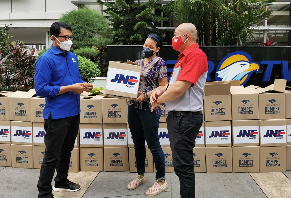 Dompet Kemanusiaan Media Group Sumbang Sembako untuk Keluarga Korban
