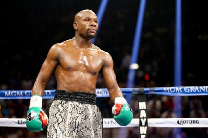 6 Juni, Floyd Mayweather Kembali Naik Ring
