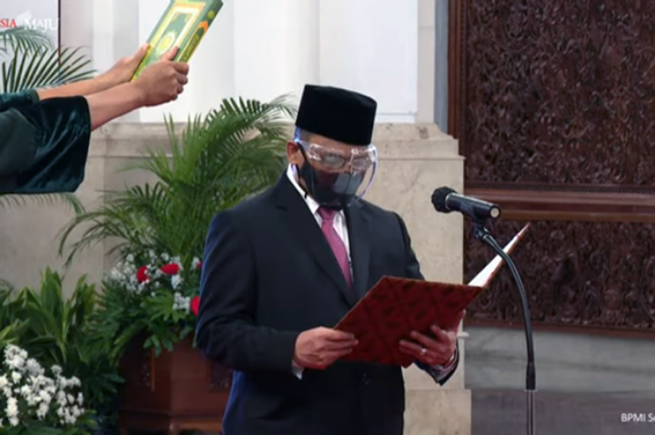 Foto: Indriyanto Seno Adji Resmi Jadi Dewan Pengawas KPK